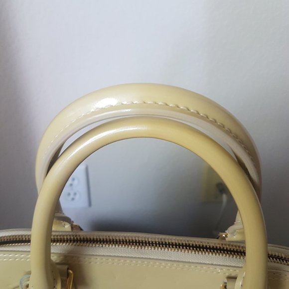 Louis Vuitton Alma - Picture 3 of 17